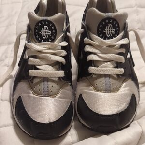 Boys Nike Huarache Black and Silver Sneakers